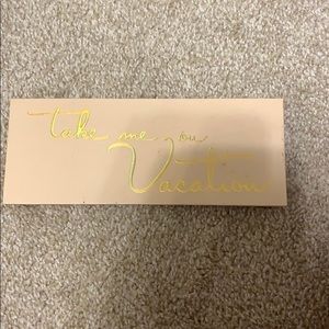 Kylie Jenner makeup pallet